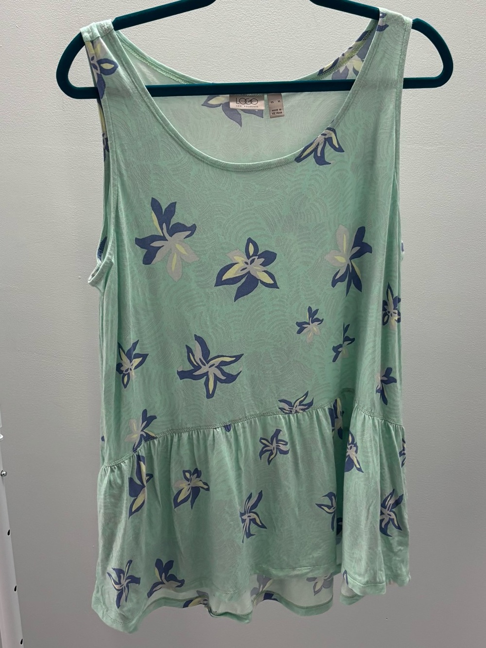 LOGO by Lori Goldstein Mint Floral Peplum Sleeveless Tank Top